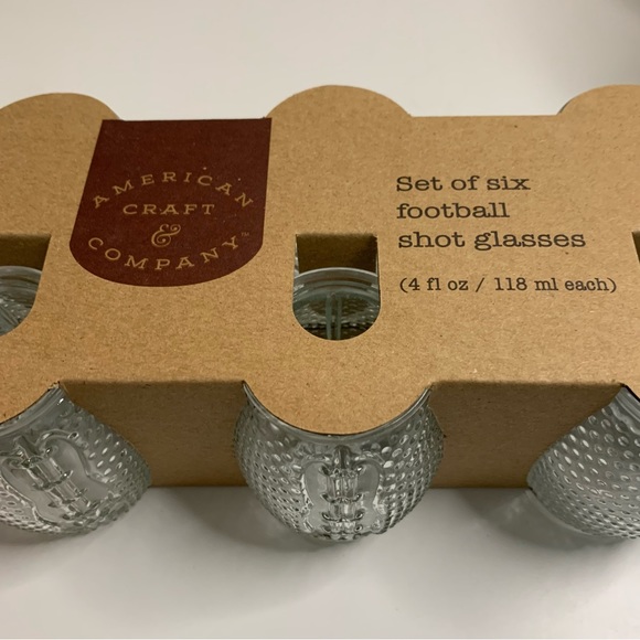 Football Shot Glasses - Set Of 6, Mini Mugs - New In Box - Picture 4 of 6